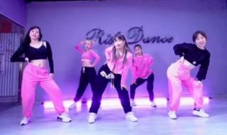 最具创意的年会节目